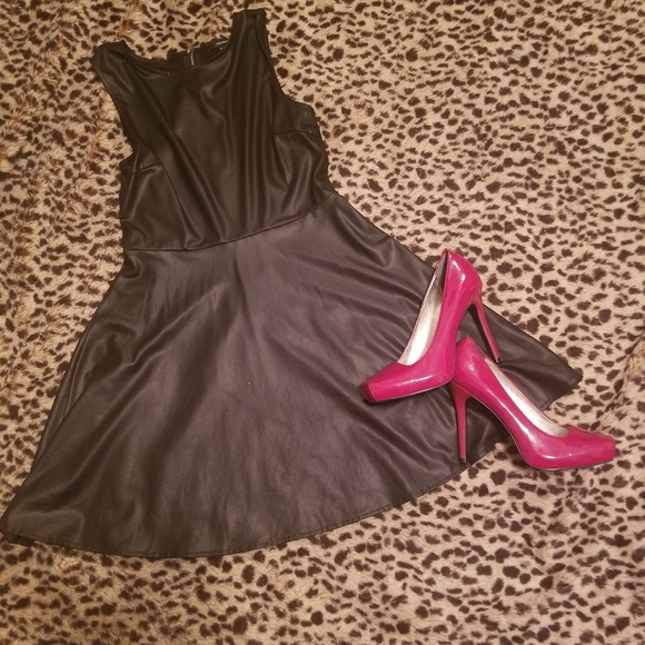 Gianni Bini Red Heels - Picture 6 of 6